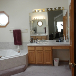 before-bathroom-remodel-contractor-9f4bf7f46a2db90e0202d0edb0a33c50 Master Bath Remodel (Highlands Ranch, CO)
