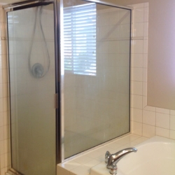 ugly-shower-bathtub-before-601f096bc2f392ac49c0cf874d012240 Master Bath Remodel (Parker, CO)