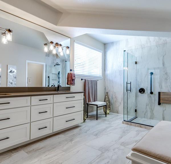hinsdale master bath featured